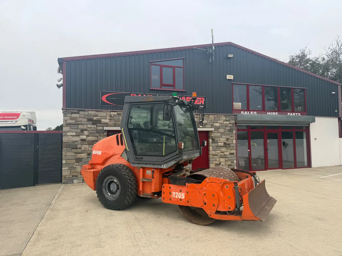 Hamm 7 ton roller for self drive hire - Image 1