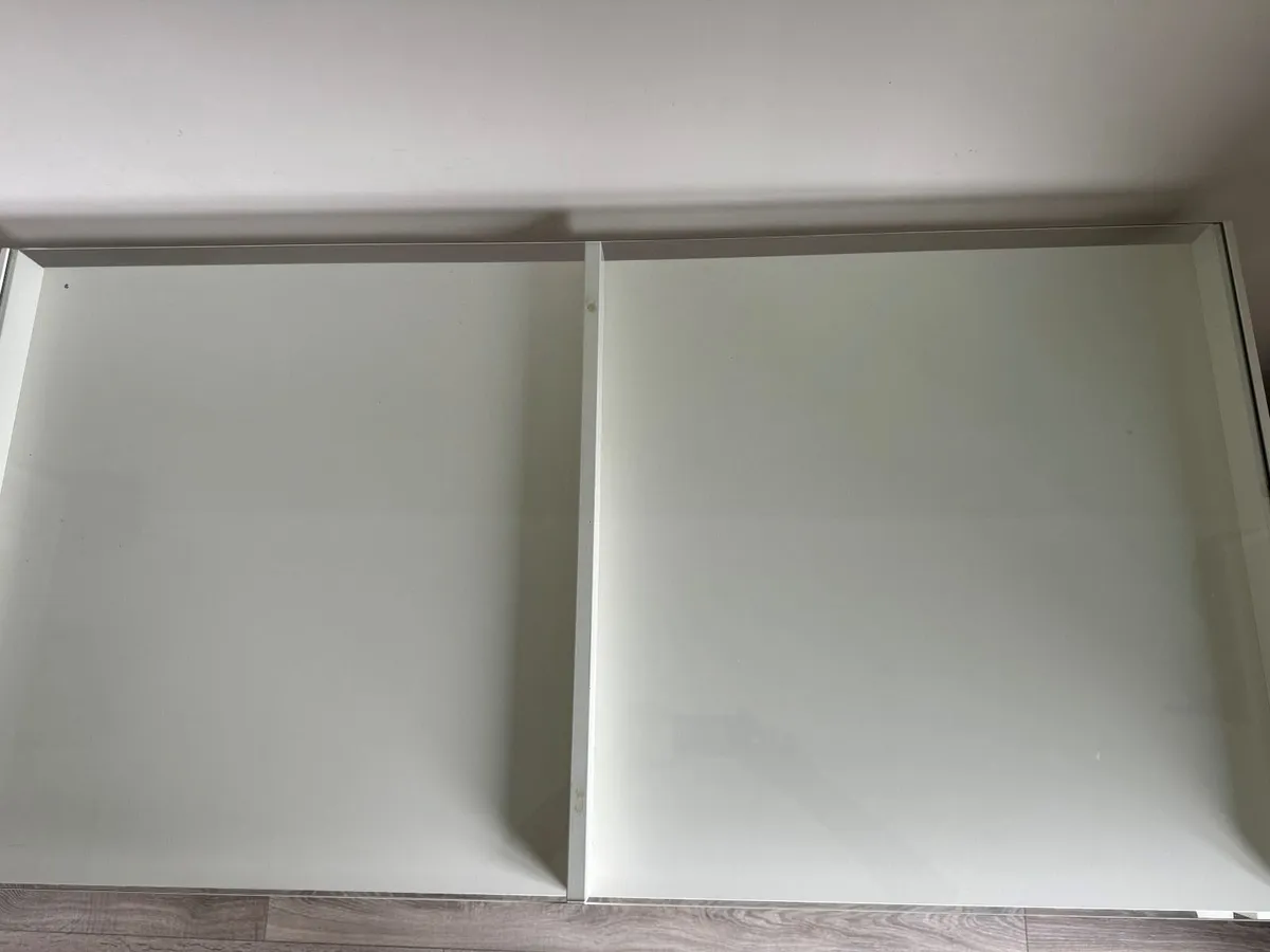 Desk IKEA with adjustable height - Image 4