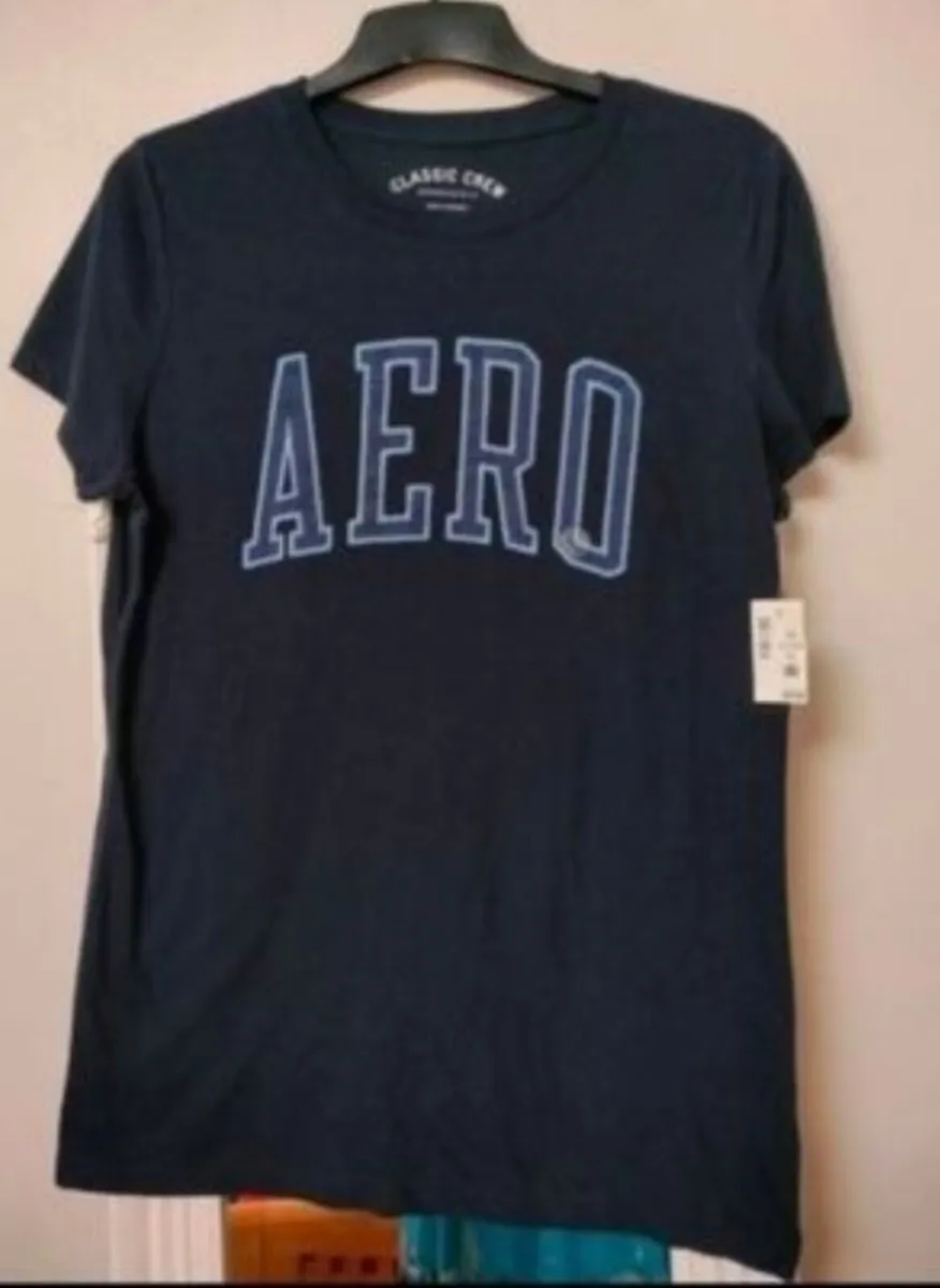 Men's AERO navy t. Shirt new with tags size xlarge - Image 1