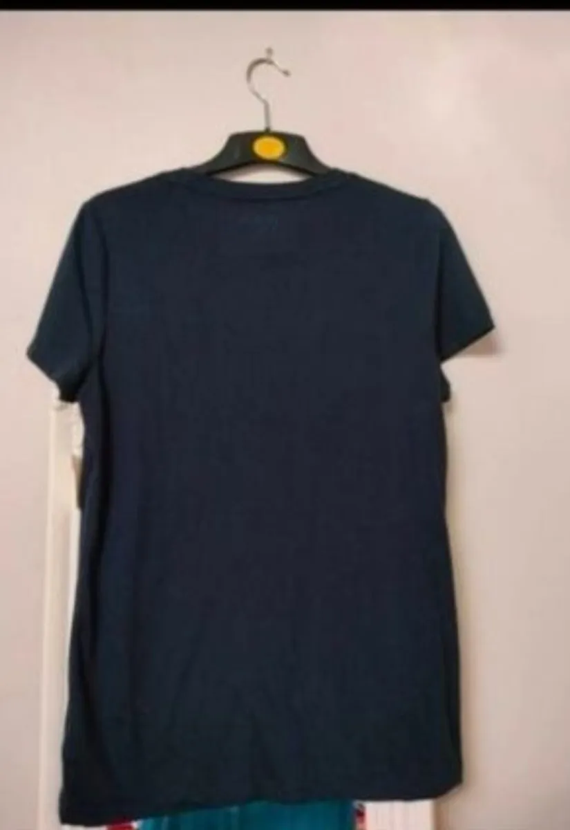 Men's AERO navy t. Shirt new with tags size xlarge - Image 2