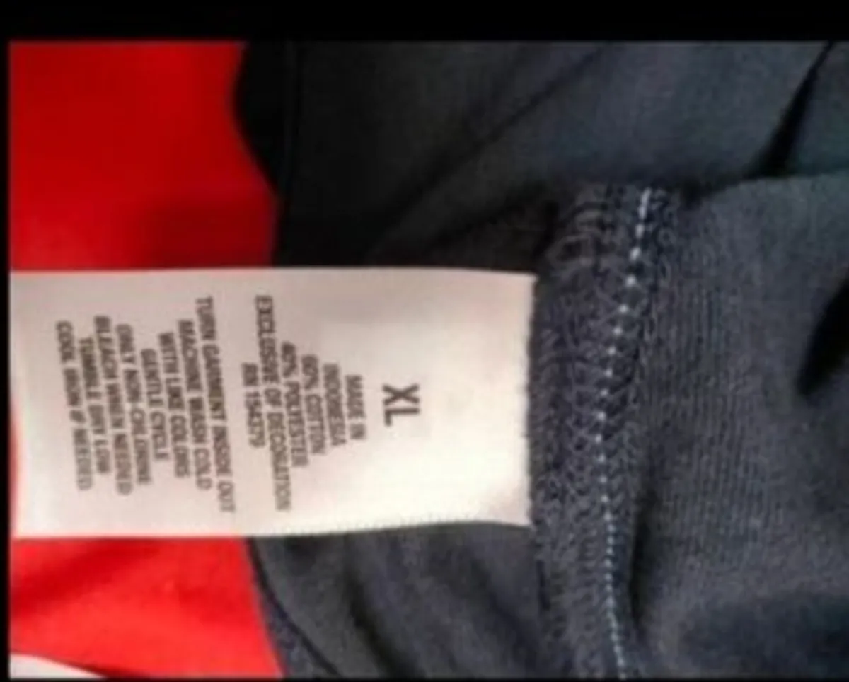 Men's AERO navy t. Shirt new with tags size xlarge - Image 4