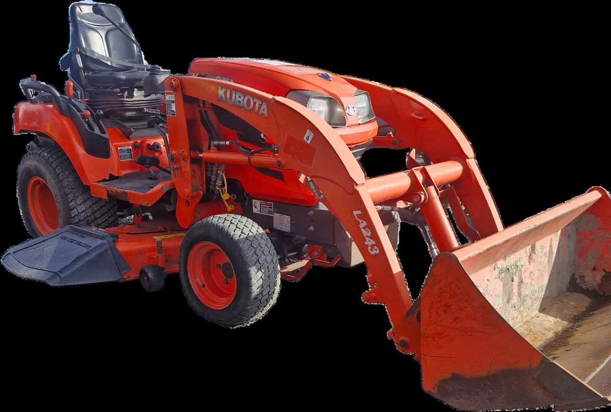 Kubota tractor mower with loader - Image 2