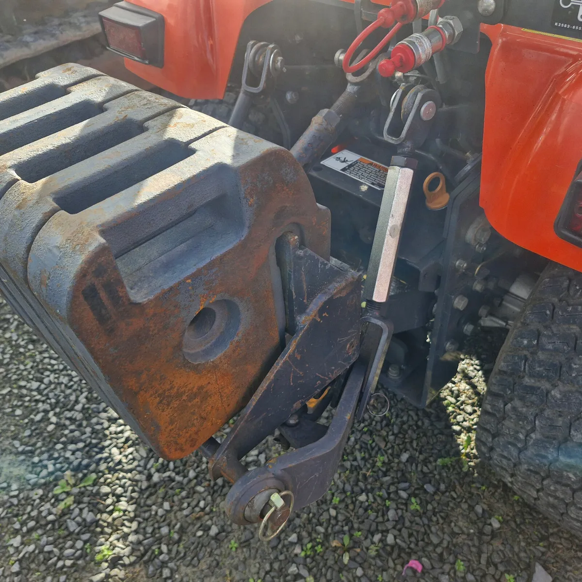 Kubota tractor mower with loader - Image 4