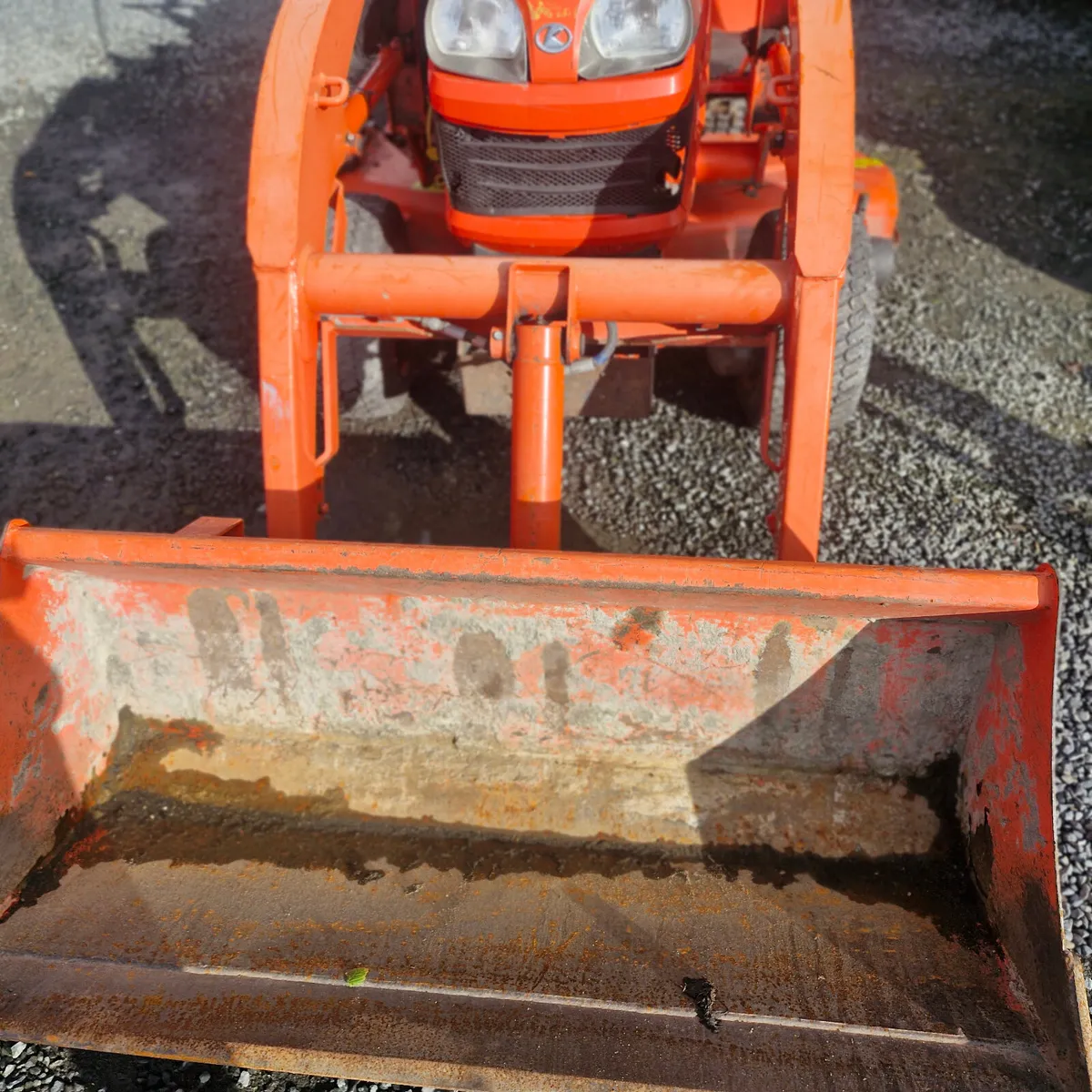 Kubota tractor mower with loader - Image 1