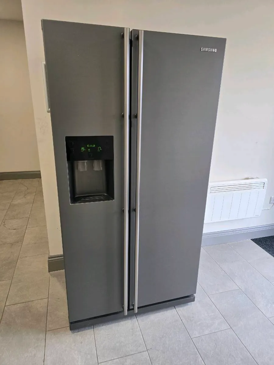 Samsung American Fridge Freezer - Image 1