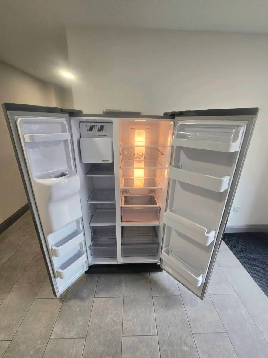 Samsung American Fridge Freezer - Image 3