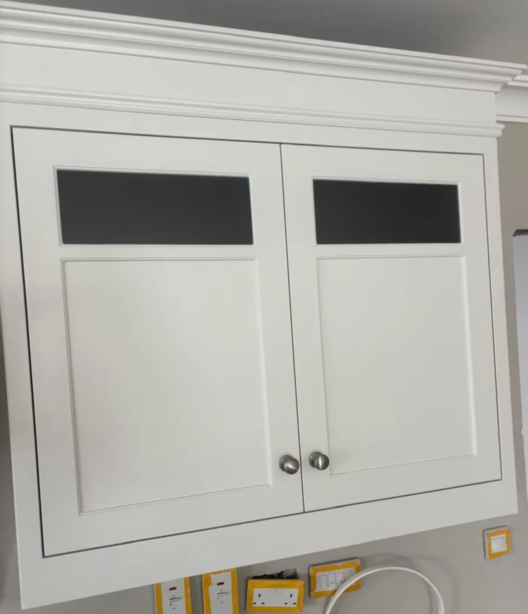 Kitchen Units. - Image 1