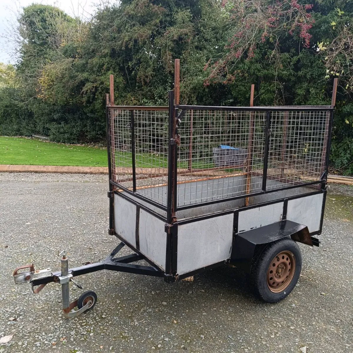 Trailer - Image 1