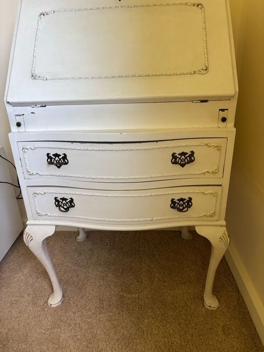 Antique desk and matching chair - Image 1