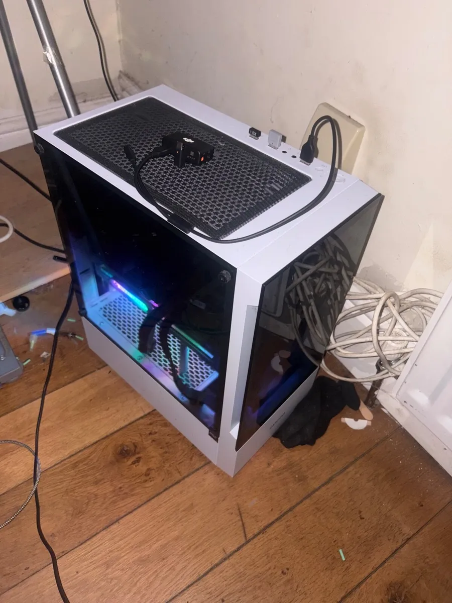 Gaming/Ai PC 9070Xt 32GB DDR5 9700X 2TB - Image 1