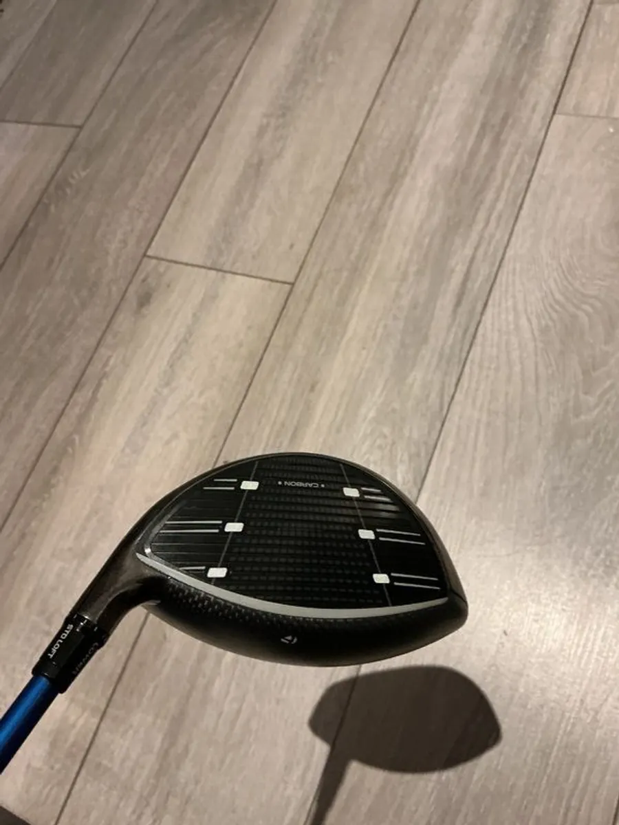 As new Taylormade Qi35 driver + headcover - Image 1