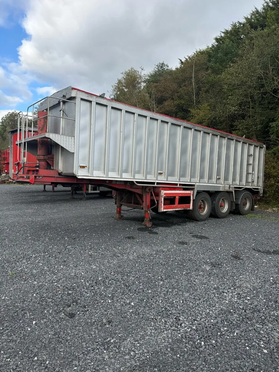 Fruehauf Bulk Blower Trailer - Image 1