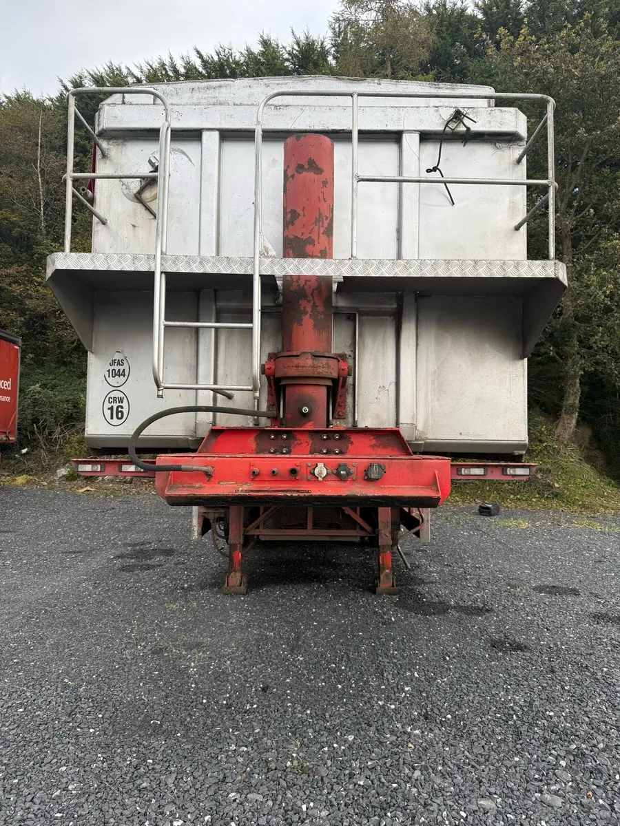 Fruehauf Bulk Blower Trailer - Image 2