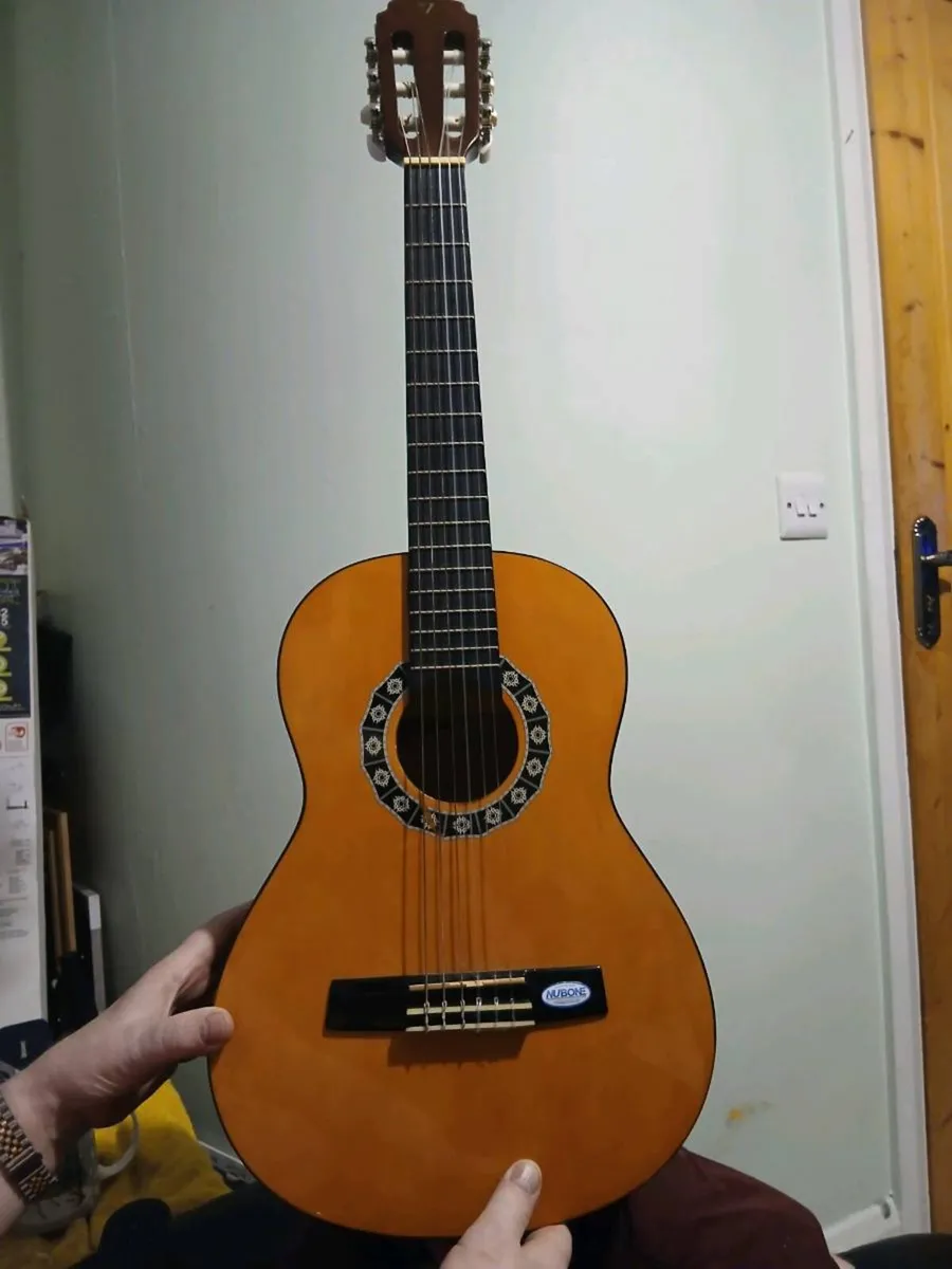 Nubone Valencia kids guitar - Image 1