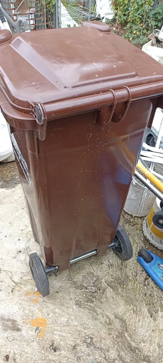Wheelie Bin (1) - Image 2