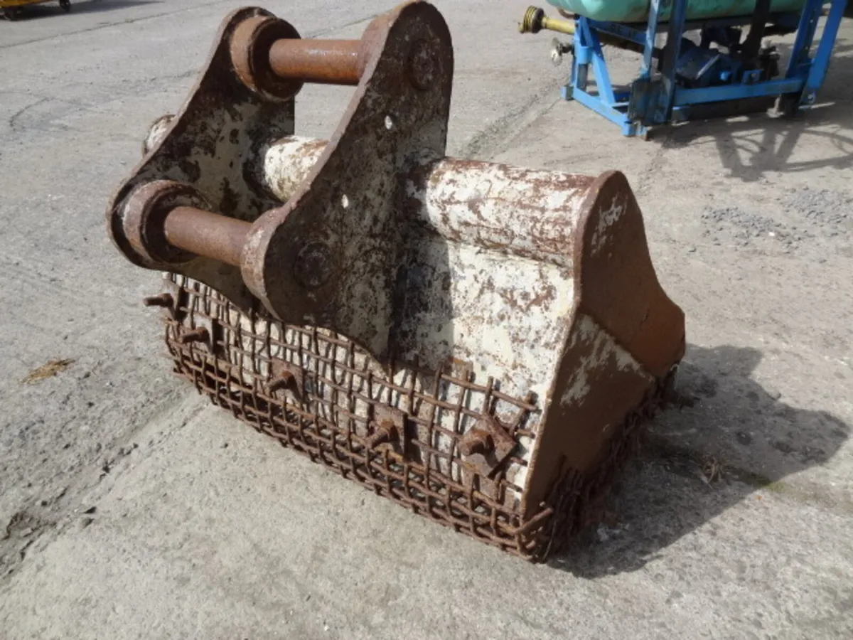 Digger Riddle Buckets - Image 3
