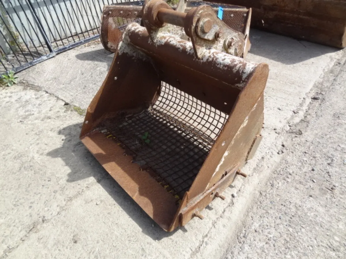 Digger Riddle Buckets - Image 2