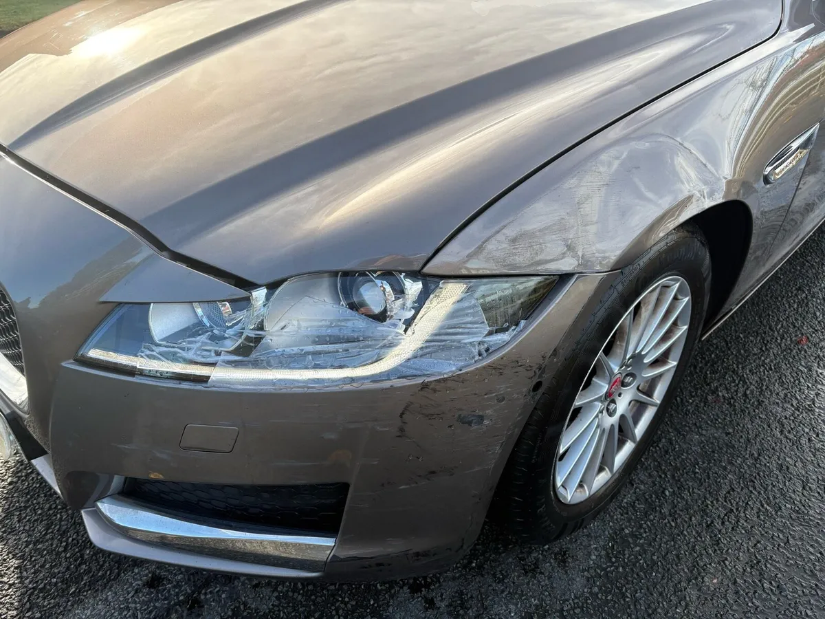 2017 Jaguar XF Diesel Automatic,Driving Perfect - Image 4