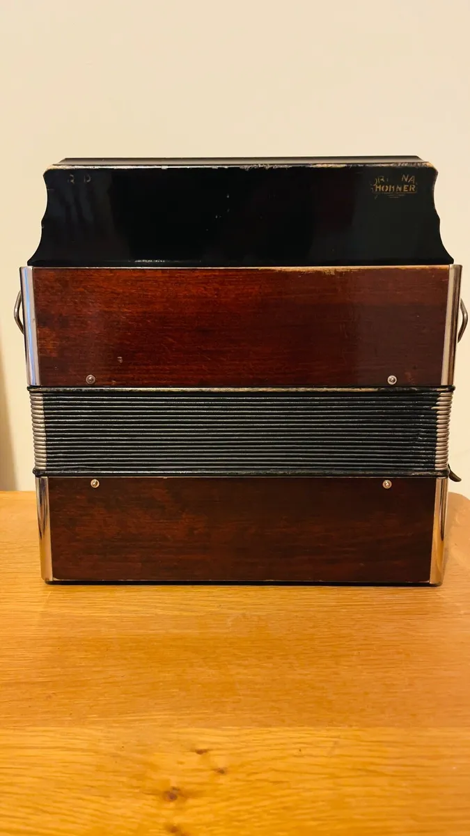 Vintage Hohner Erica Bb/Eb 2 1/2 row Accordion - Image 4