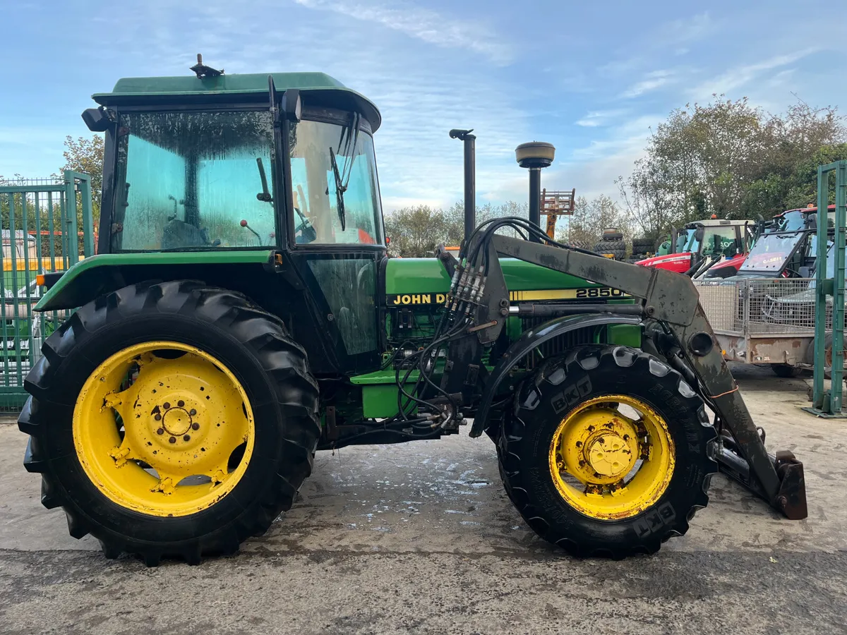 John Deere 3850 - Image 2