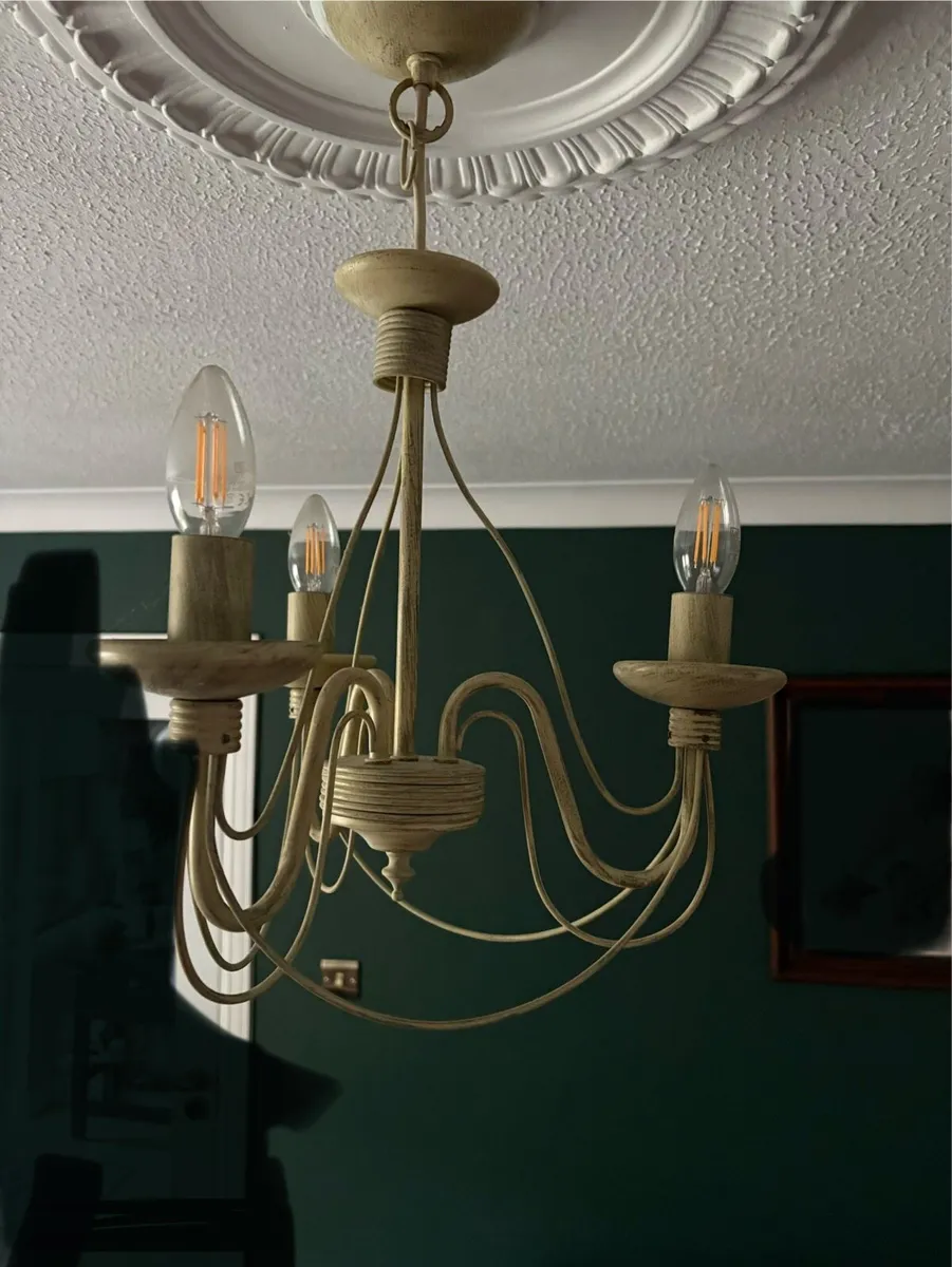 Vintage style 3 arm chandelier - Image 1