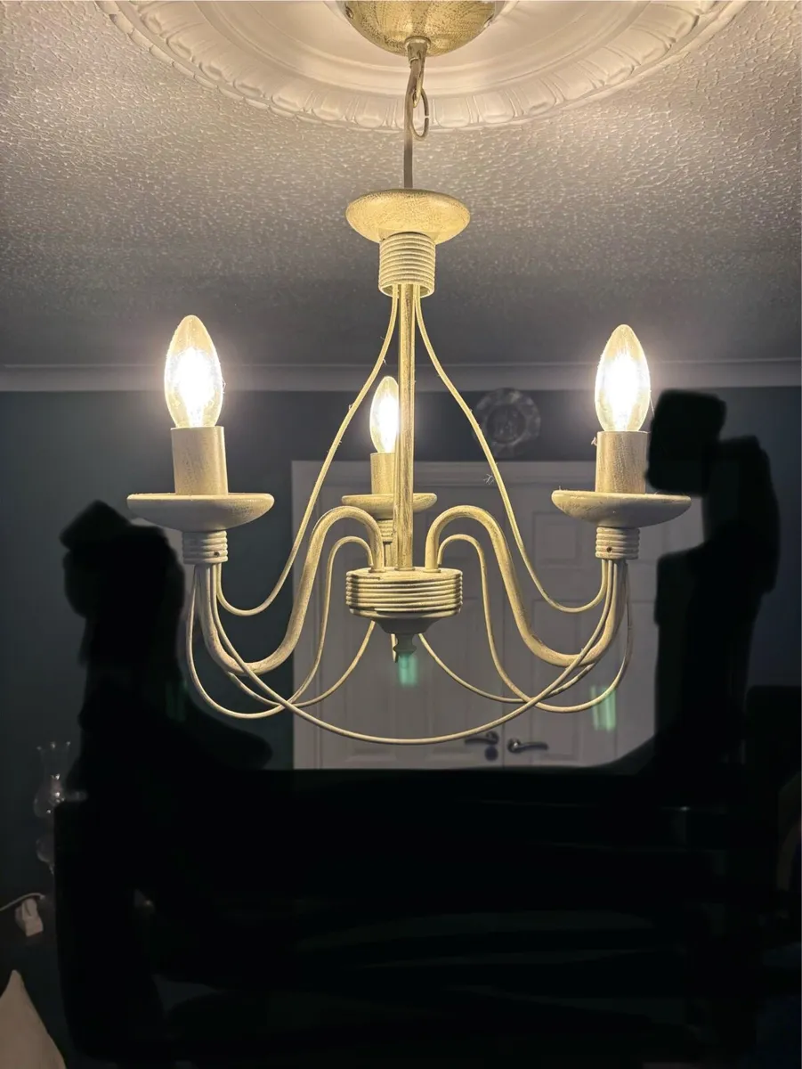 Vintage style 3 arm chandelier - Image 3