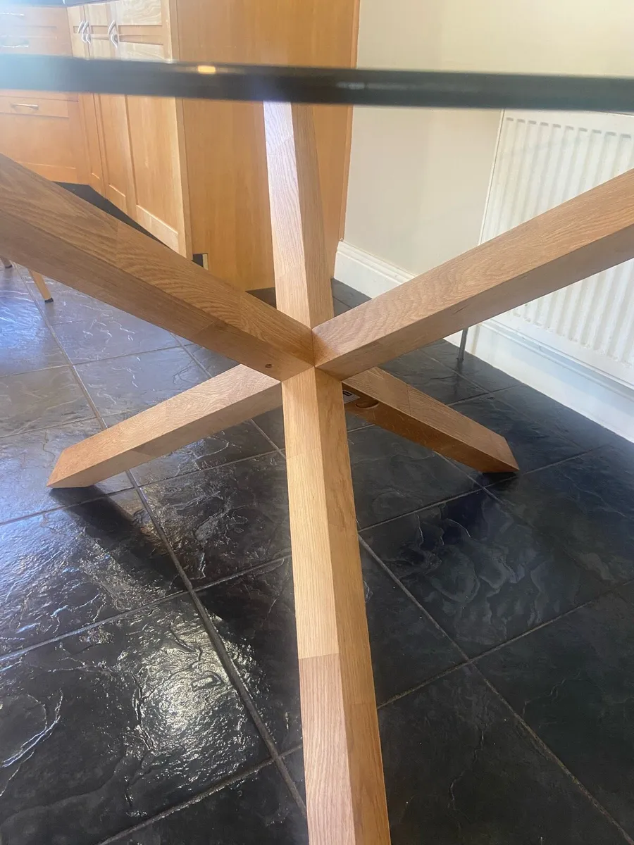 Round dining table - Image 3