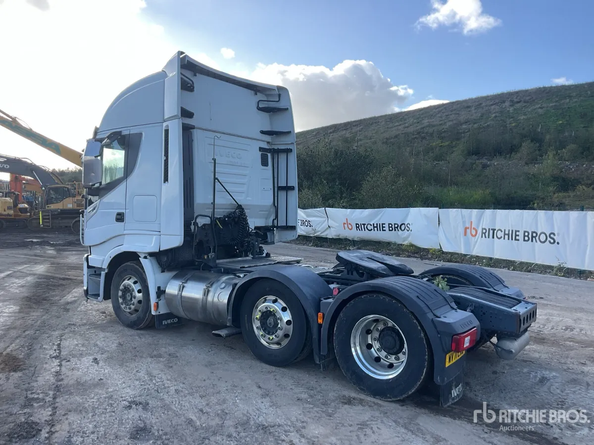Iveco Stralis 460 LNG 6x2 Sleeper Truck Tractor - Image 2
