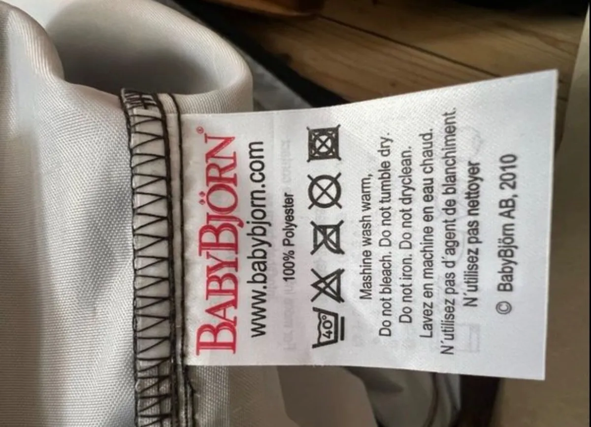 Baby Bjorn Travel Cot - Image 4