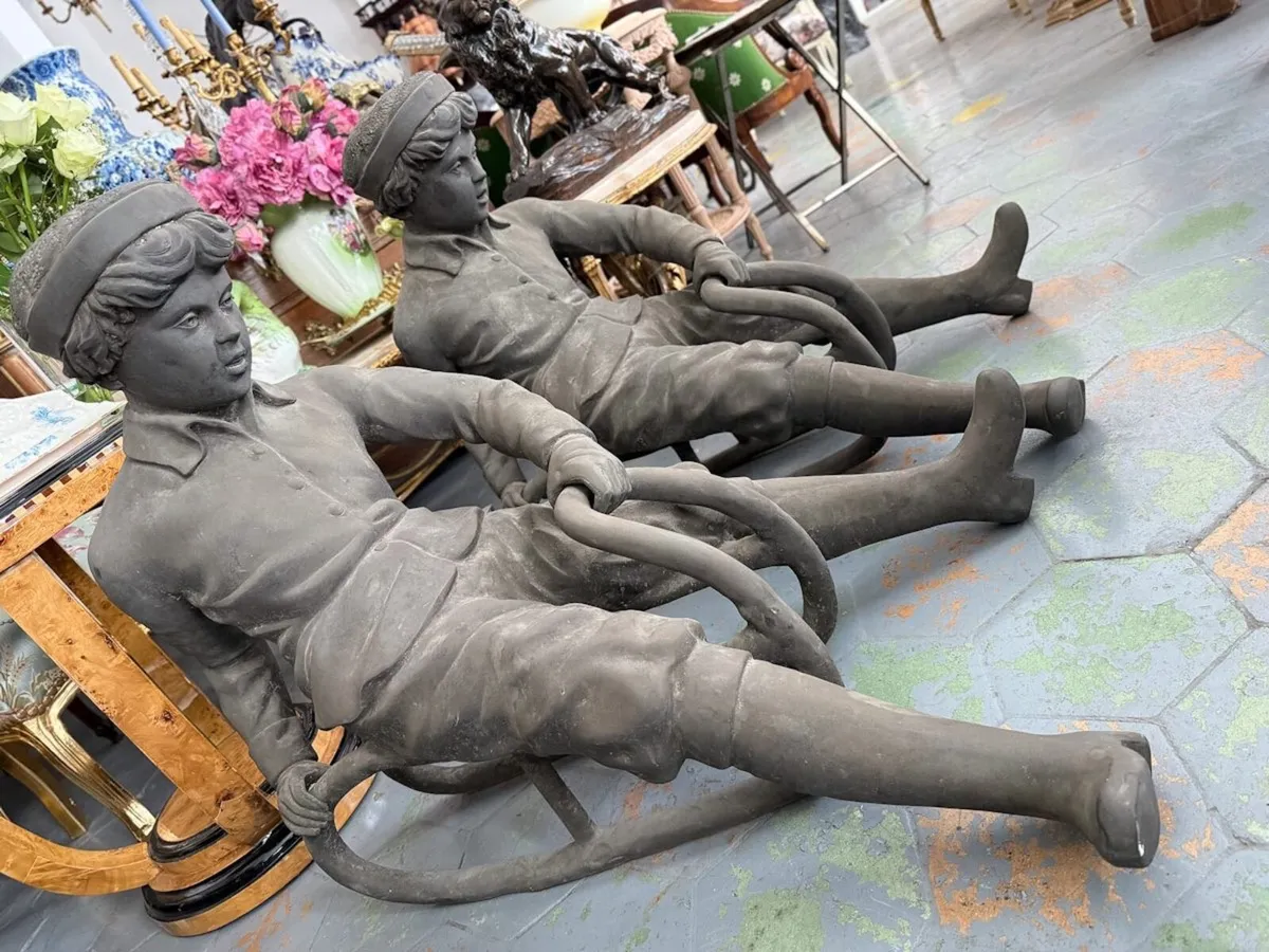 Bronze statues - Image 3