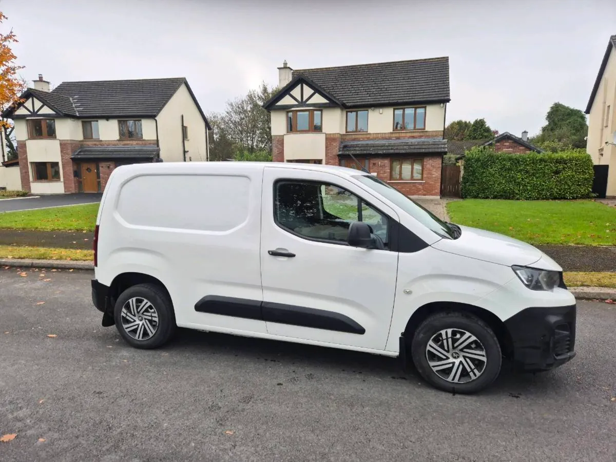 2020 Peugeot partner cvrt and tax - Image 1