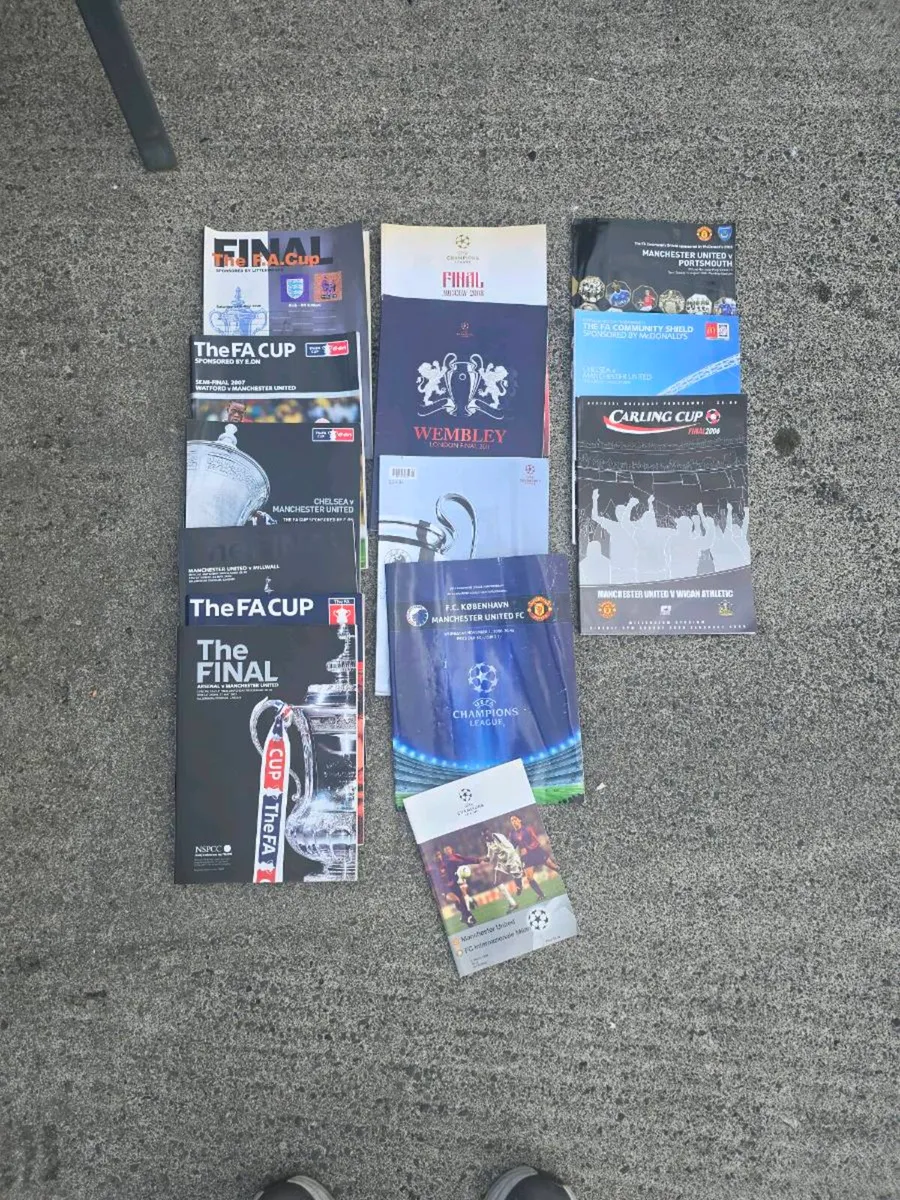 Manchester united fc programmes - Image 4