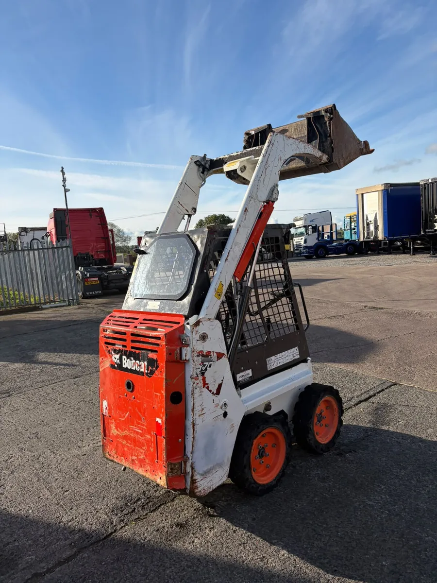 2023 bobcat S70 Door way skid steer Low hrs - Image 2