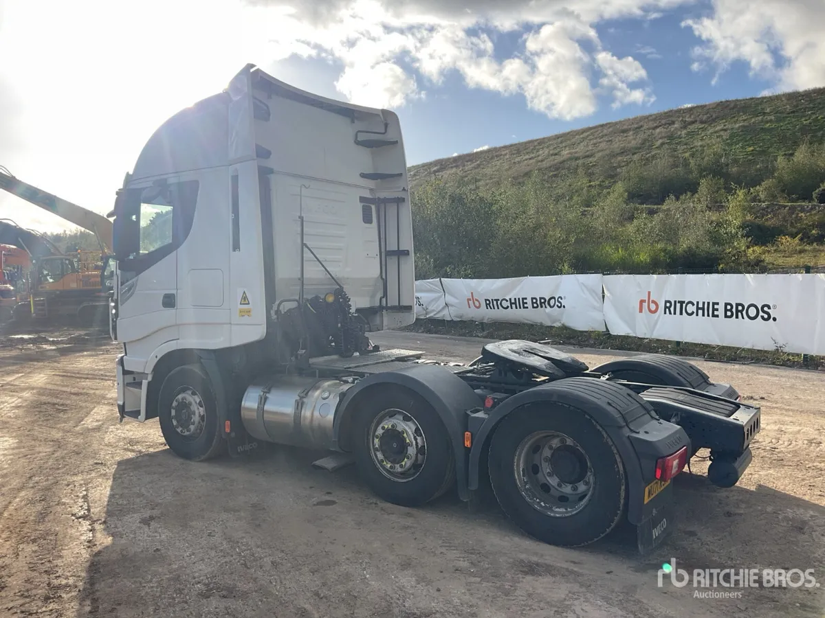 Iveco Stralis 460 LNG 6x2 Sleeper Truck Tractor - Image 2