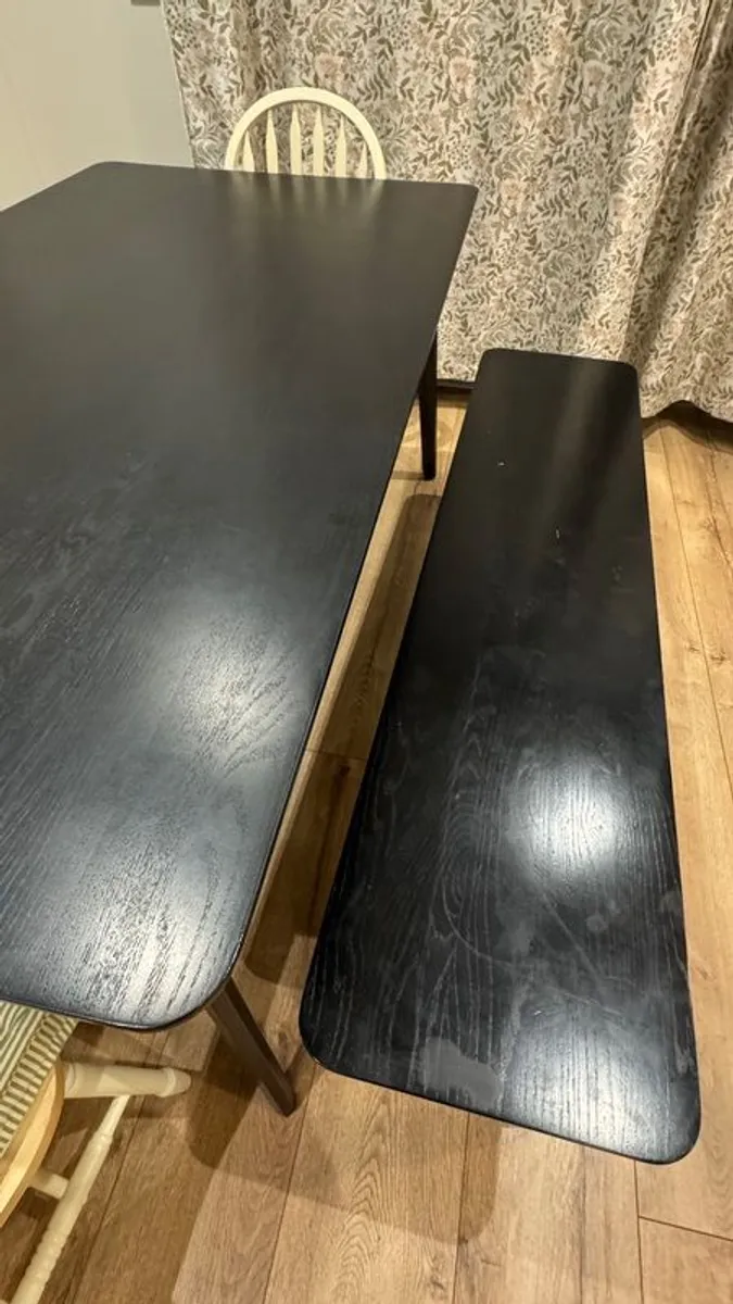 Oak wood black dinning table with a bench and 4 chairs - Image 4