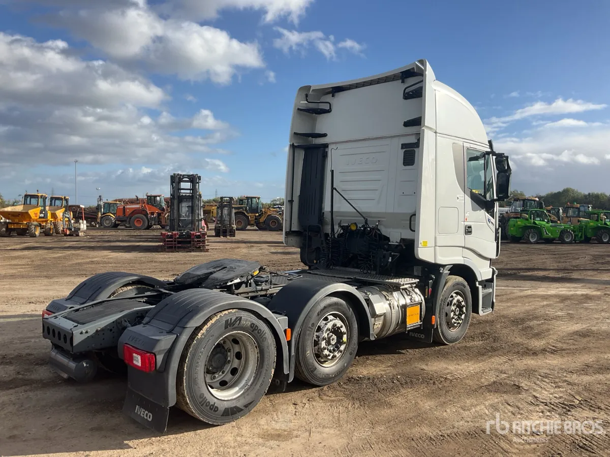 Iveco Stralis 460 LNG 6x2 Sleeper Truck Tractor - Image 3