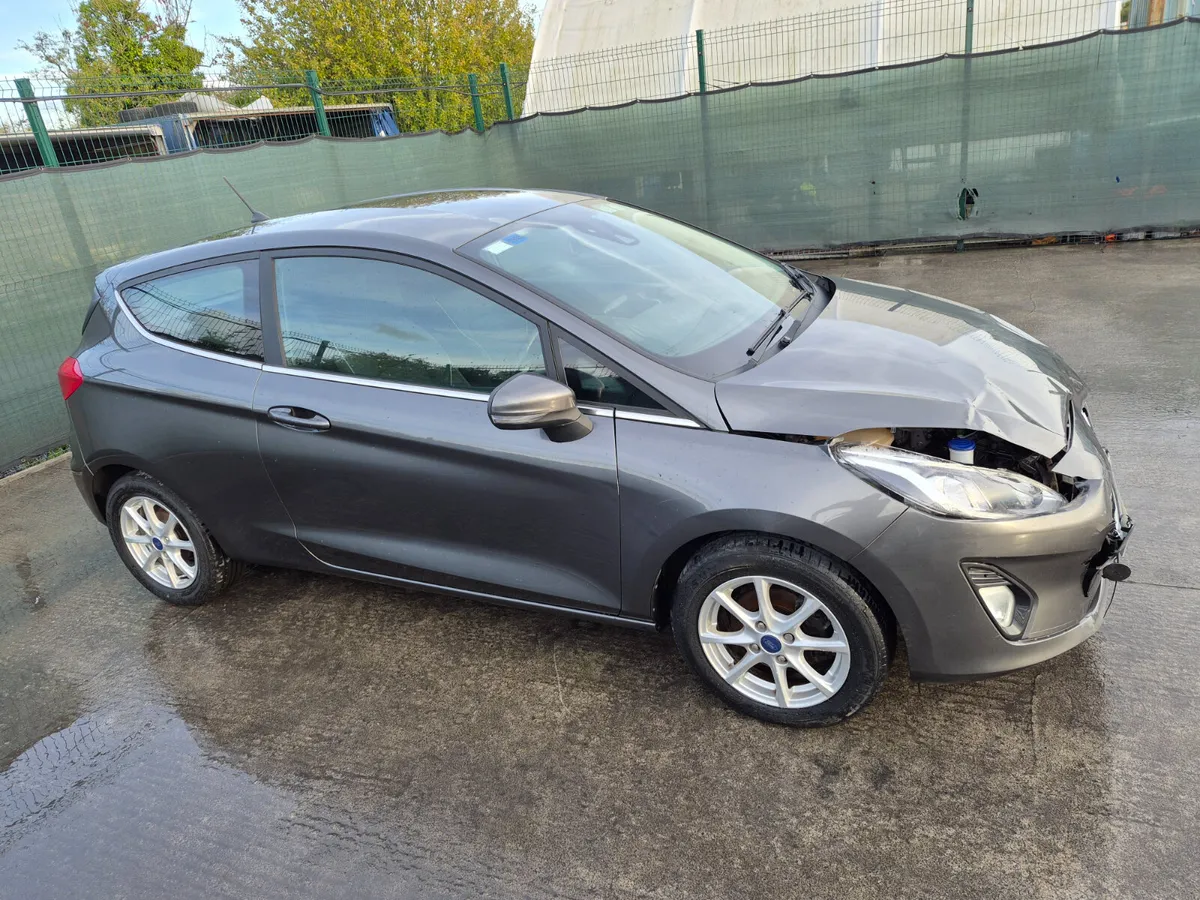 2018 Ford Fiesta  Zetec 1.1 Petrol - Image 3