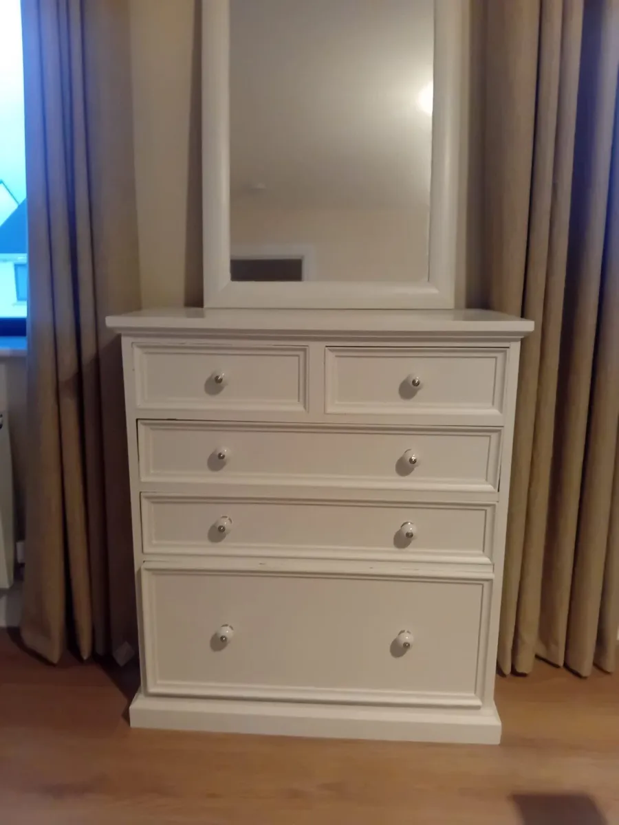 White King Size Bedroom Furniture Set – 6 Pieces - Image 4