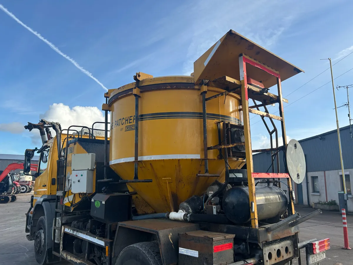 Rosco RA300 Tar Pothole Patcher - Image 4