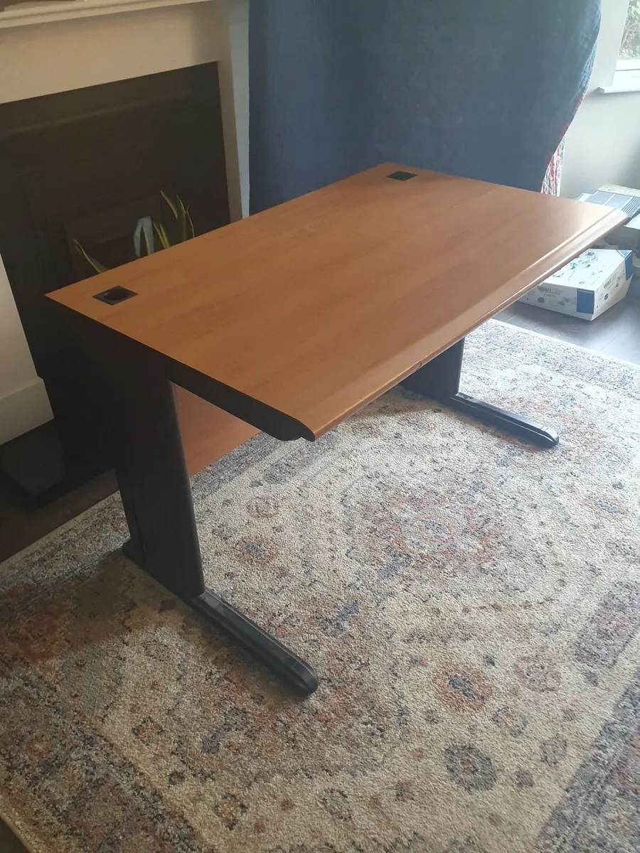 Office/Study desk - Image 1