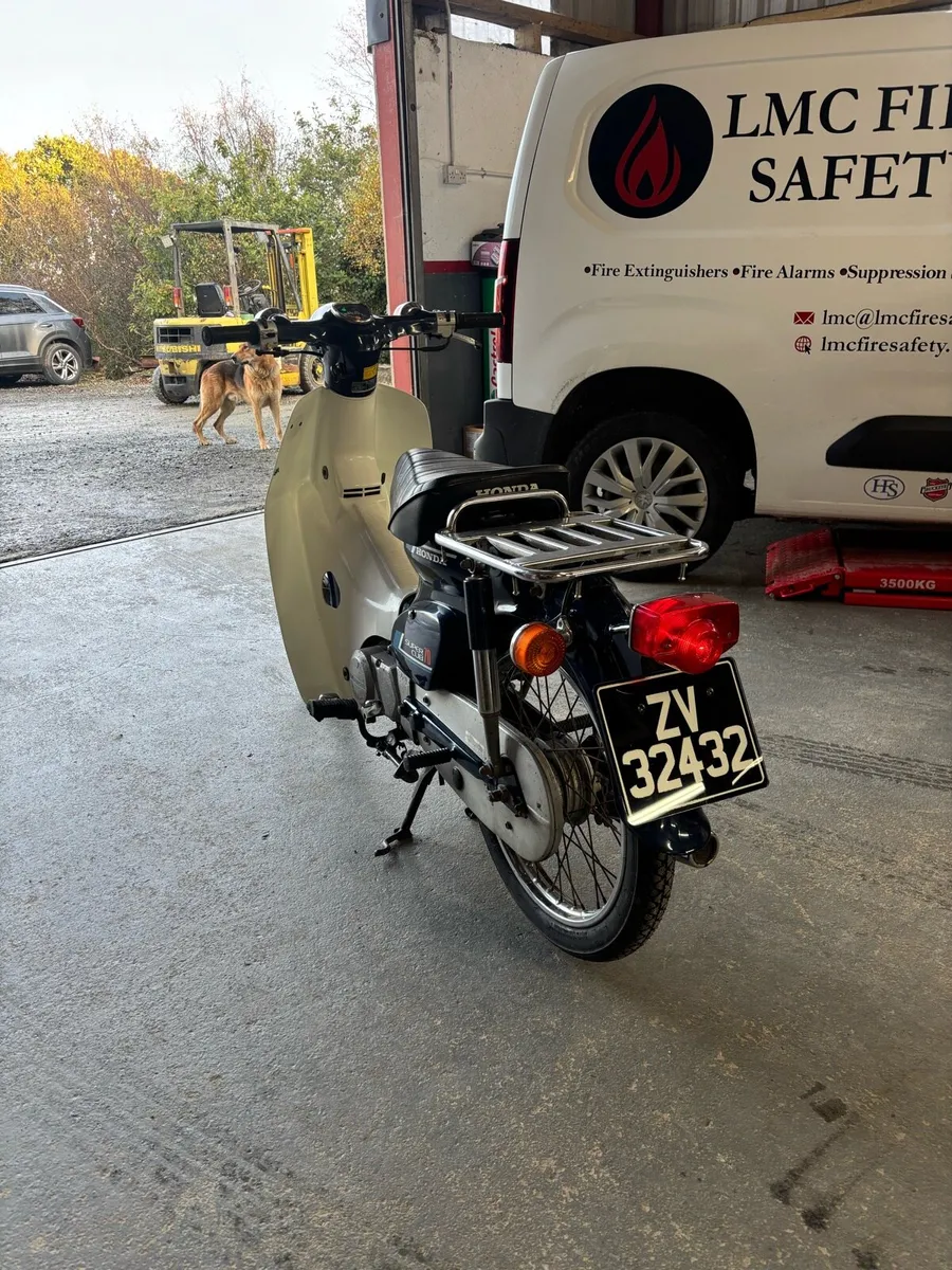 Honda c70 1987 - Image 2