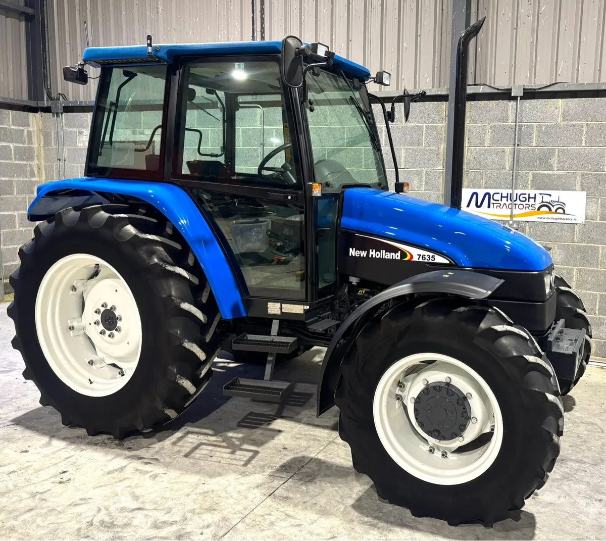 NEW HOLLAND 7635 ***3400hrs, AS NEW*** - Image 2