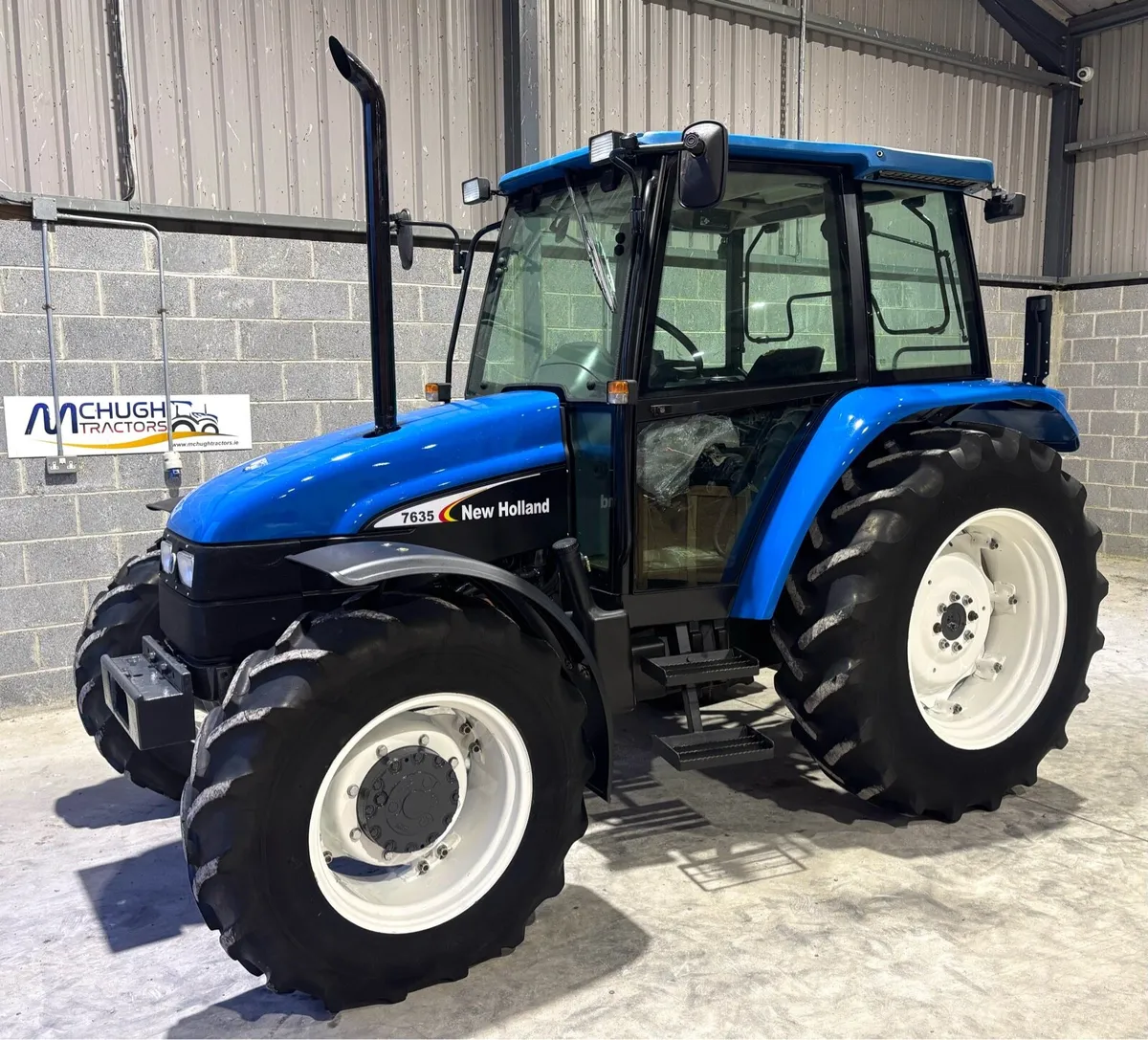 NEW HOLLAND 7635 ***3400hrs, AS NEW*** - Image 3