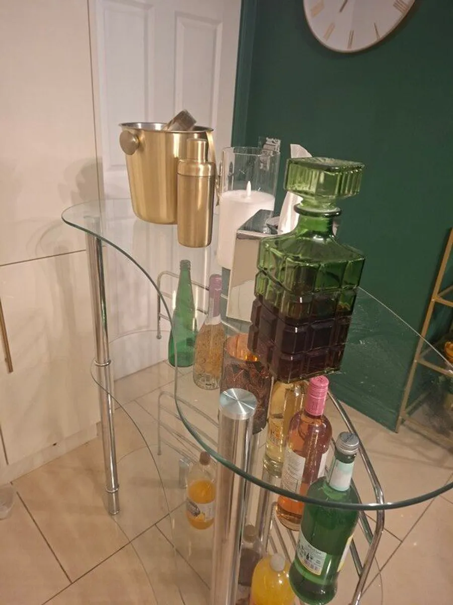 Bar Chrome And Glass - Image 3