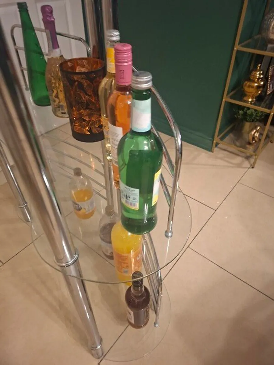 Bar Chrome And Glass - Image 4
