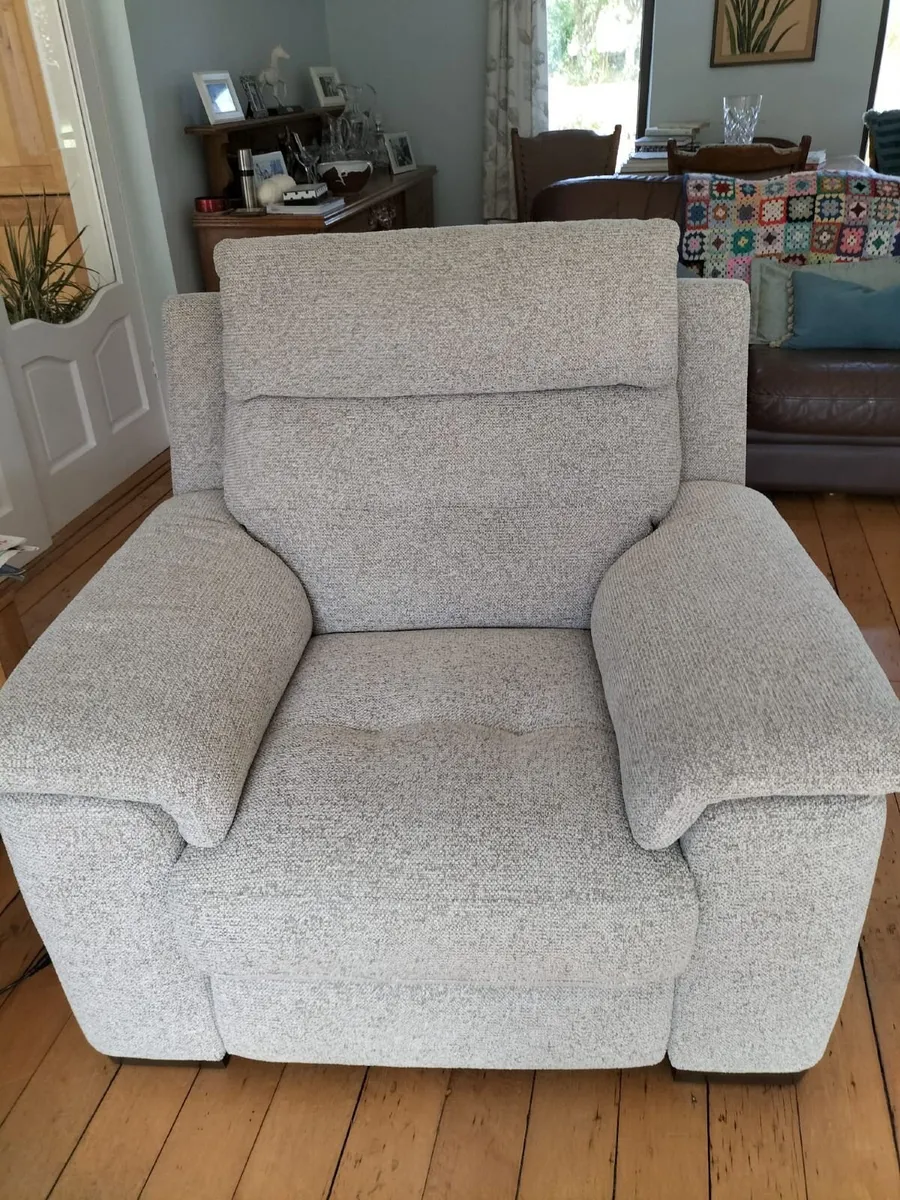 Reclining couch and chair - Image 2