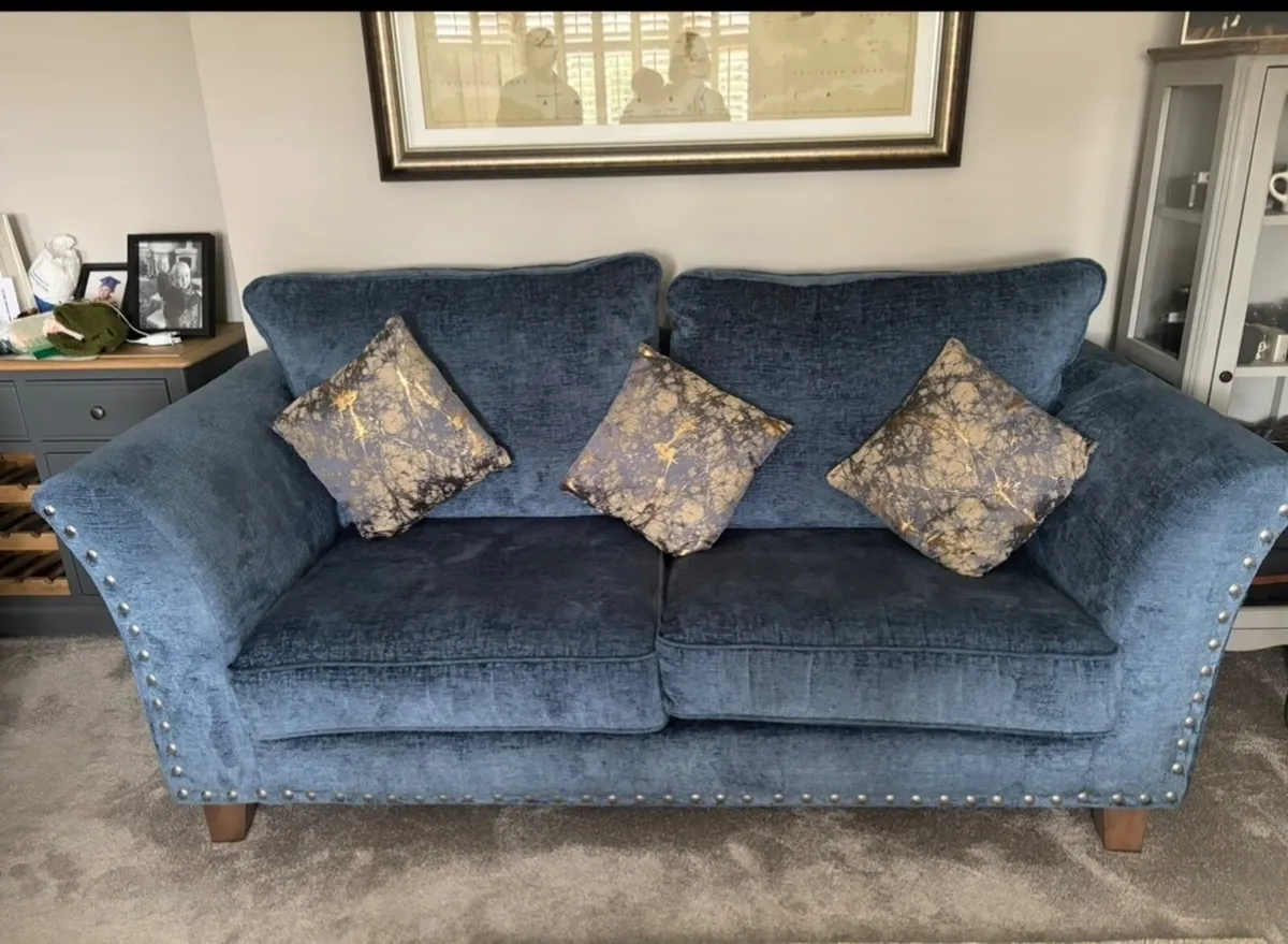 Beautiful Blue 3-Seater & 2-Seater Sofa Suite - Image 4