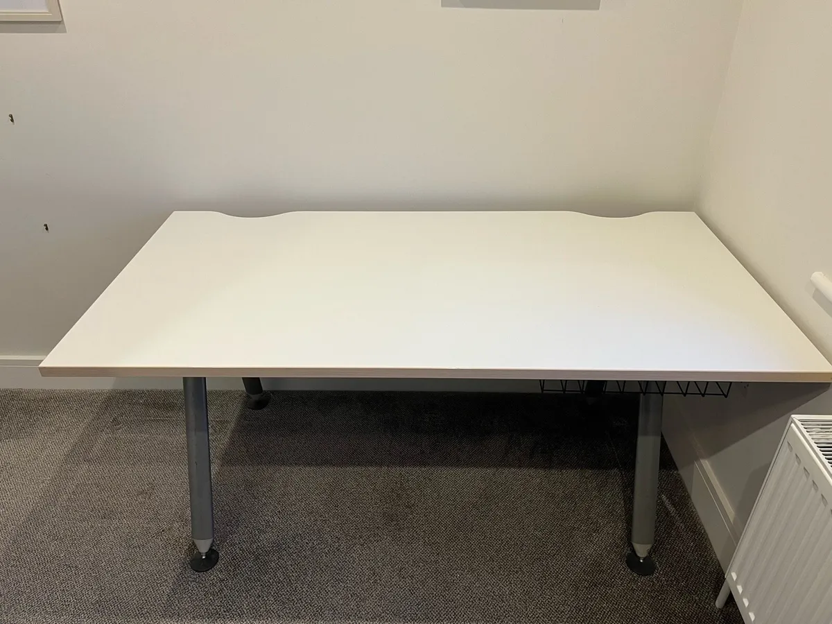 Herman Miller 160cm office desk - Image 1