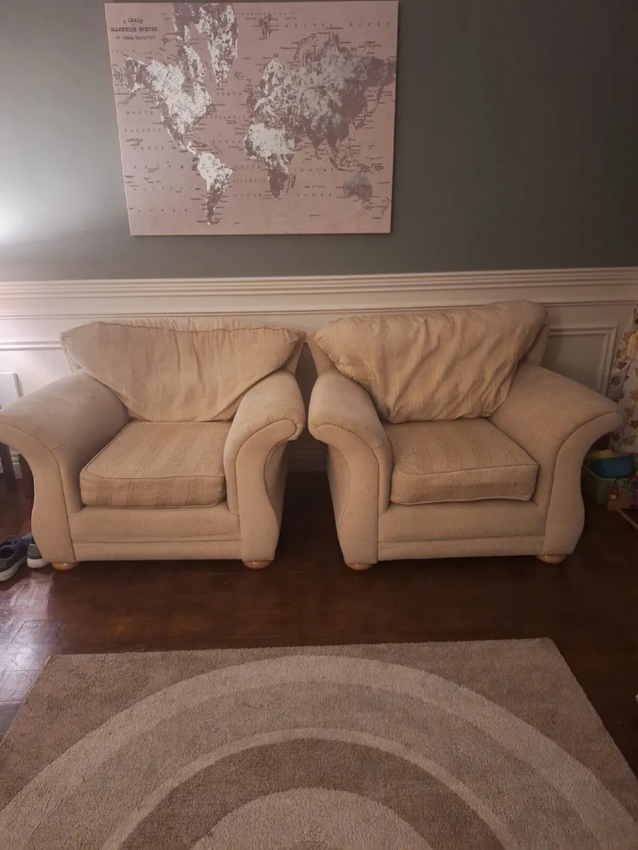 Couch set - Image 1