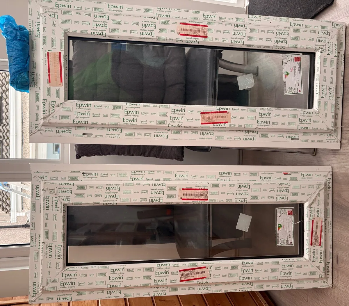 2 x Windows - Image 1